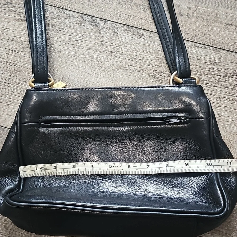 Tignanello Black Leather Shoulder Handbag Purse Gold Hardware Double Zippers